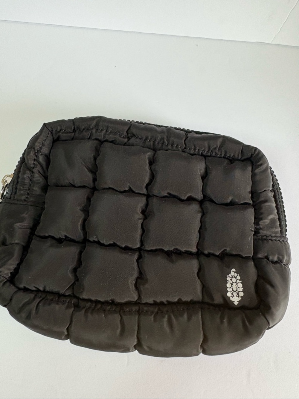 NWOT Free People FP Movement Quilted Mini Case - Picture 5 of 13
